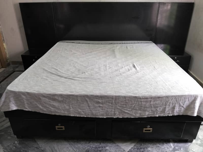 bed set . dressing table 8