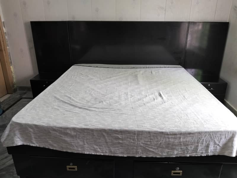 bed set . dressing table 9