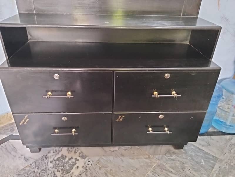 bed set . dressing table 15
