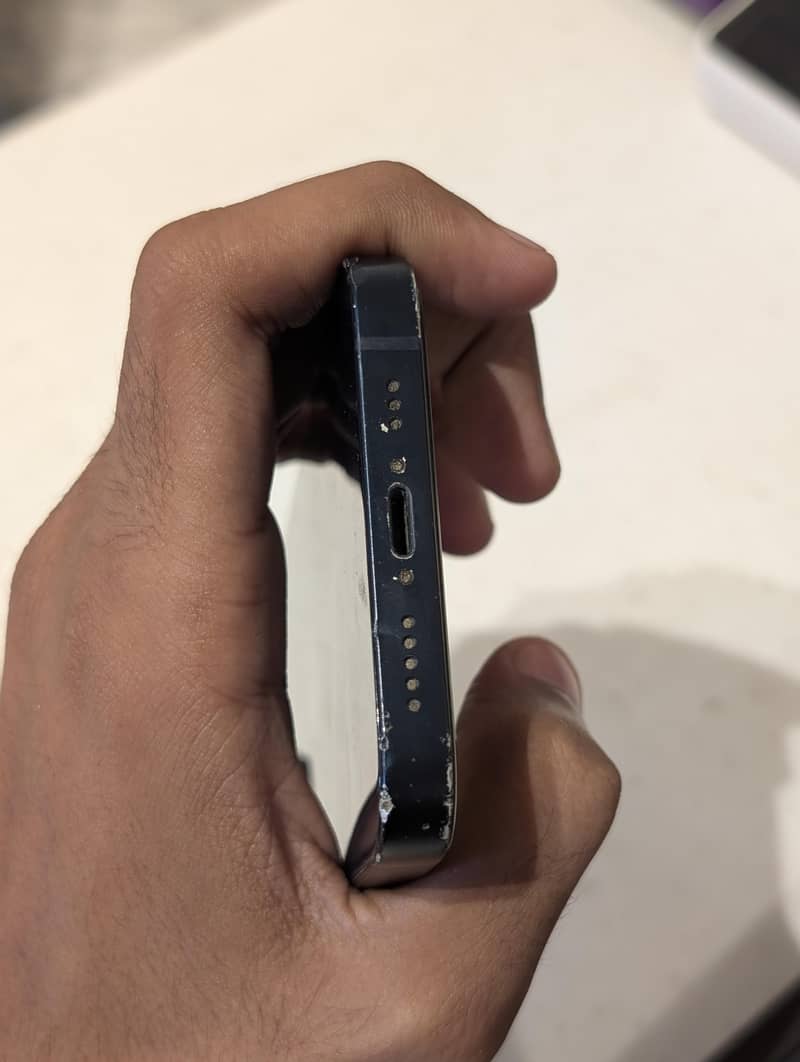 Apple iPhone 13 4