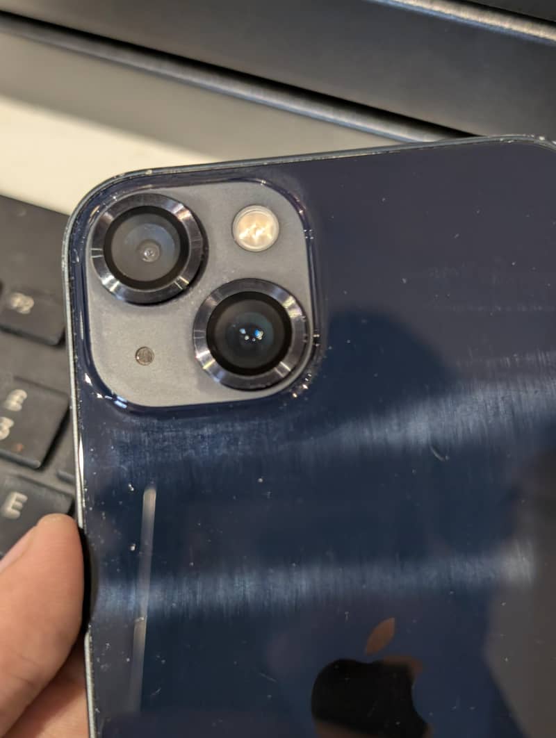 Apple iPhone 13 8