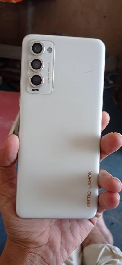 Tecno Camon 18