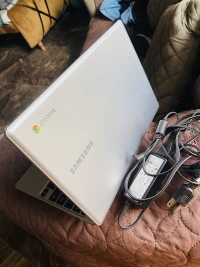 Samsung Chromebook XE500(urgent Sale. 03/09/10/18/123