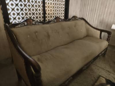 5 SEATER WOODEN SOFA SET