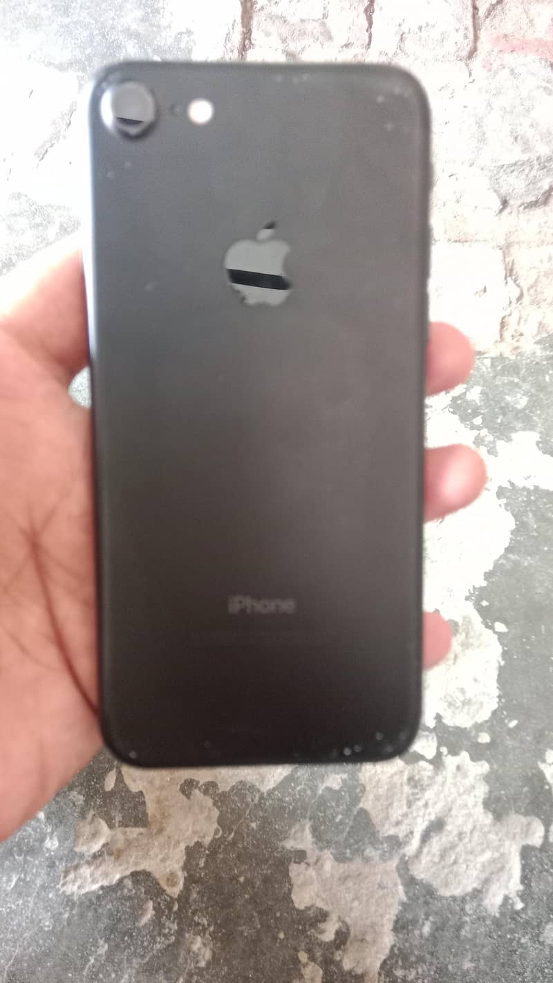 Apple iPhone 7 0