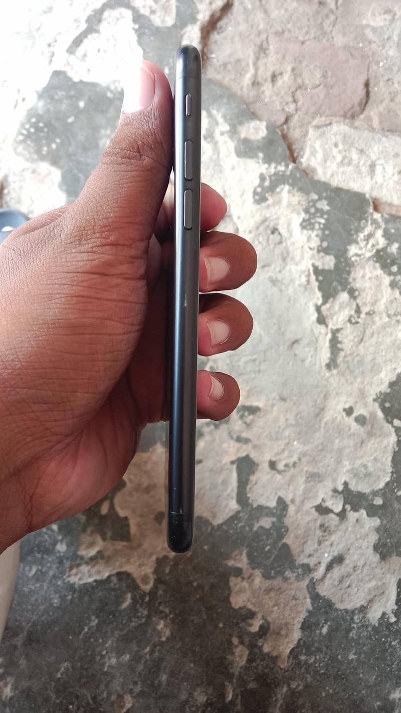 Apple iPhone 7 1