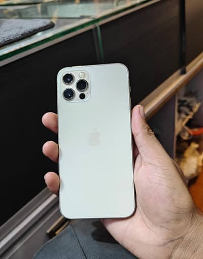 Apple iPhone 12