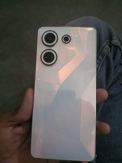 Tecno CAMON 20