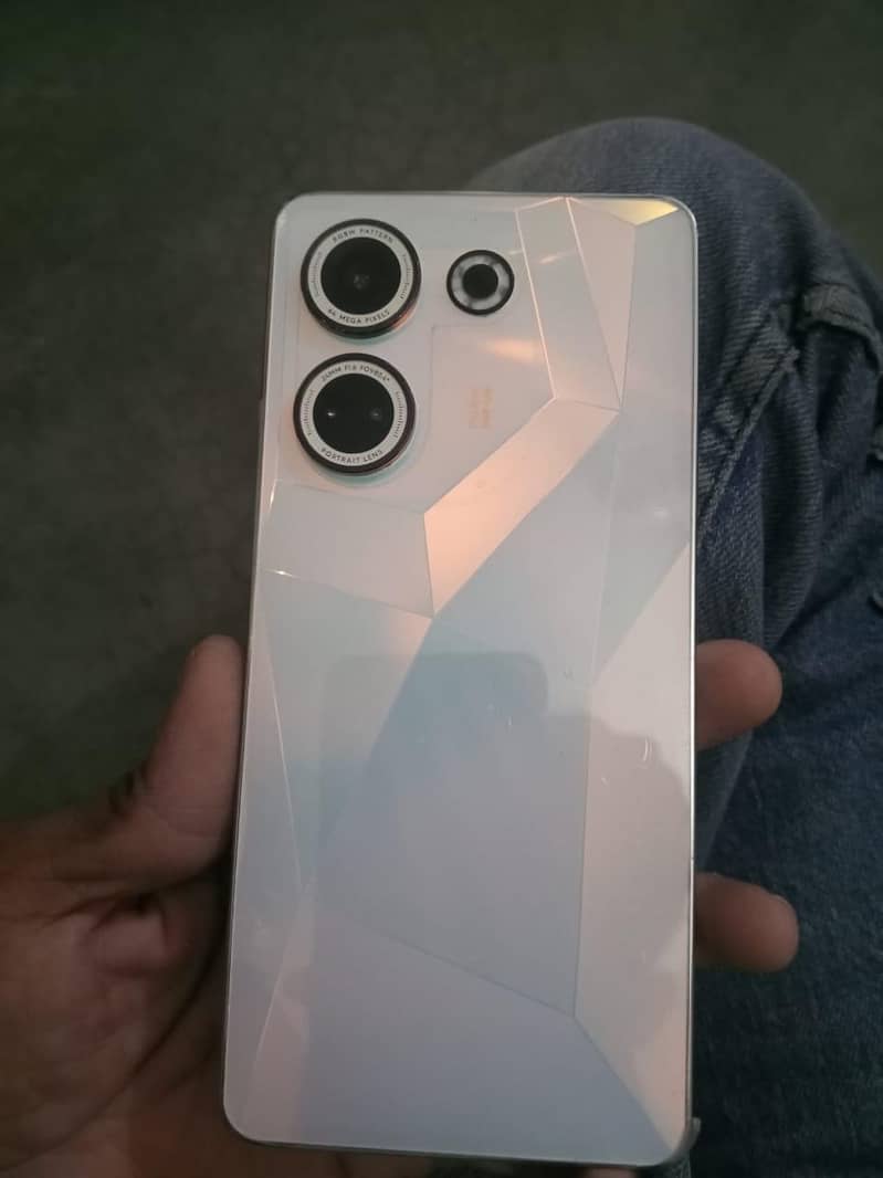 Tecno CAMON 20 0