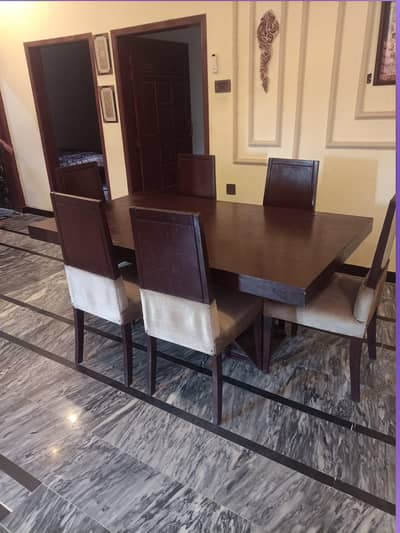 dinning table for sale in low price