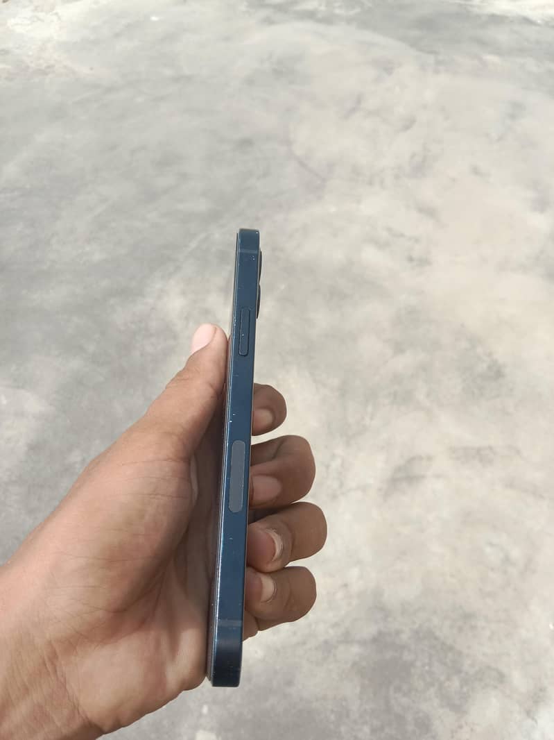 Apple iPhone 12 2