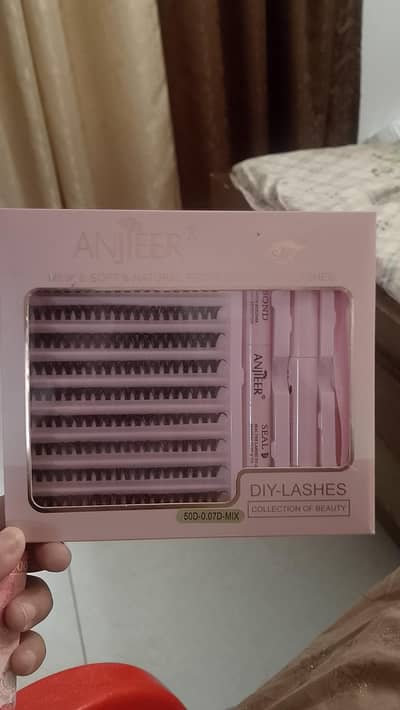 eye lashes extension 