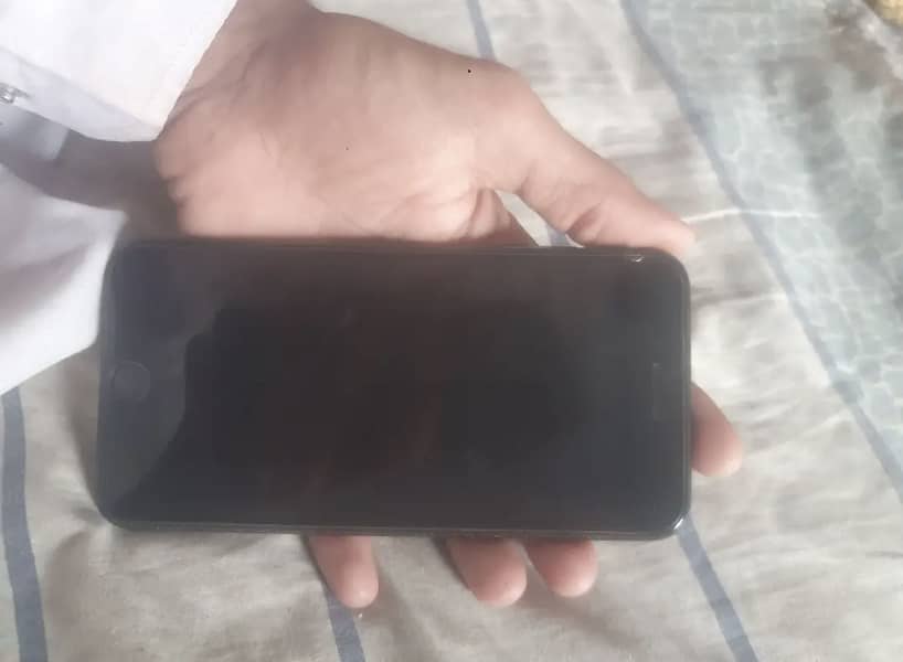 Apple iPhone 7 Plus 3