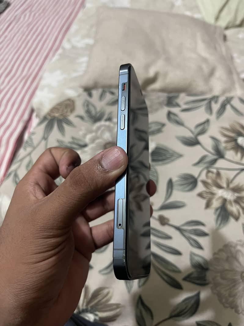 Apple iPhone 12 Pro 2