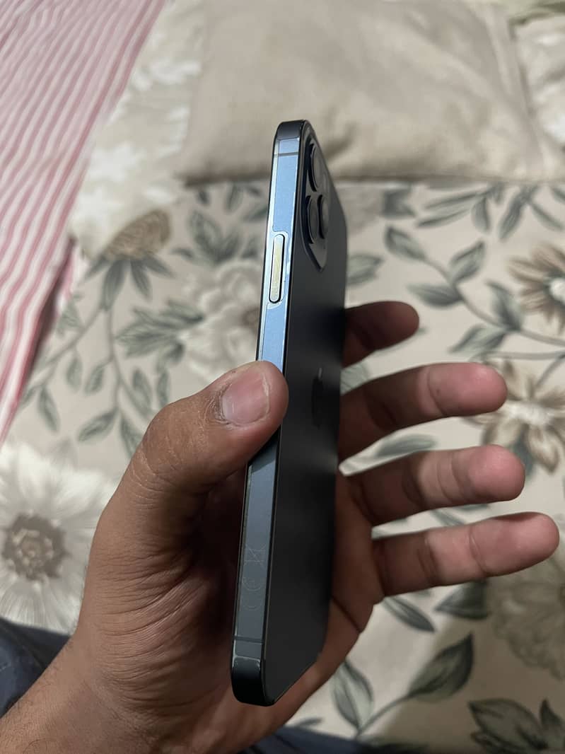 Apple iPhone 12 Pro 3