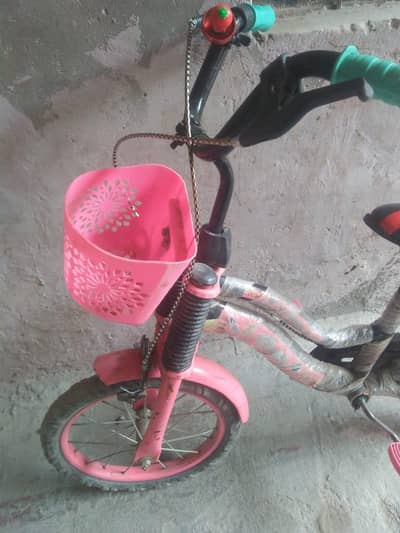 kids bicycle used 10by8 condetion