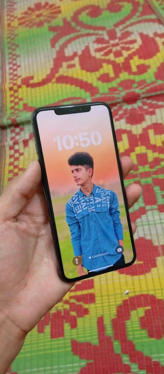 Apple iPhone XS Max 2