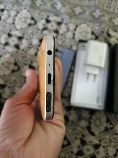 OPPO F21 Pro