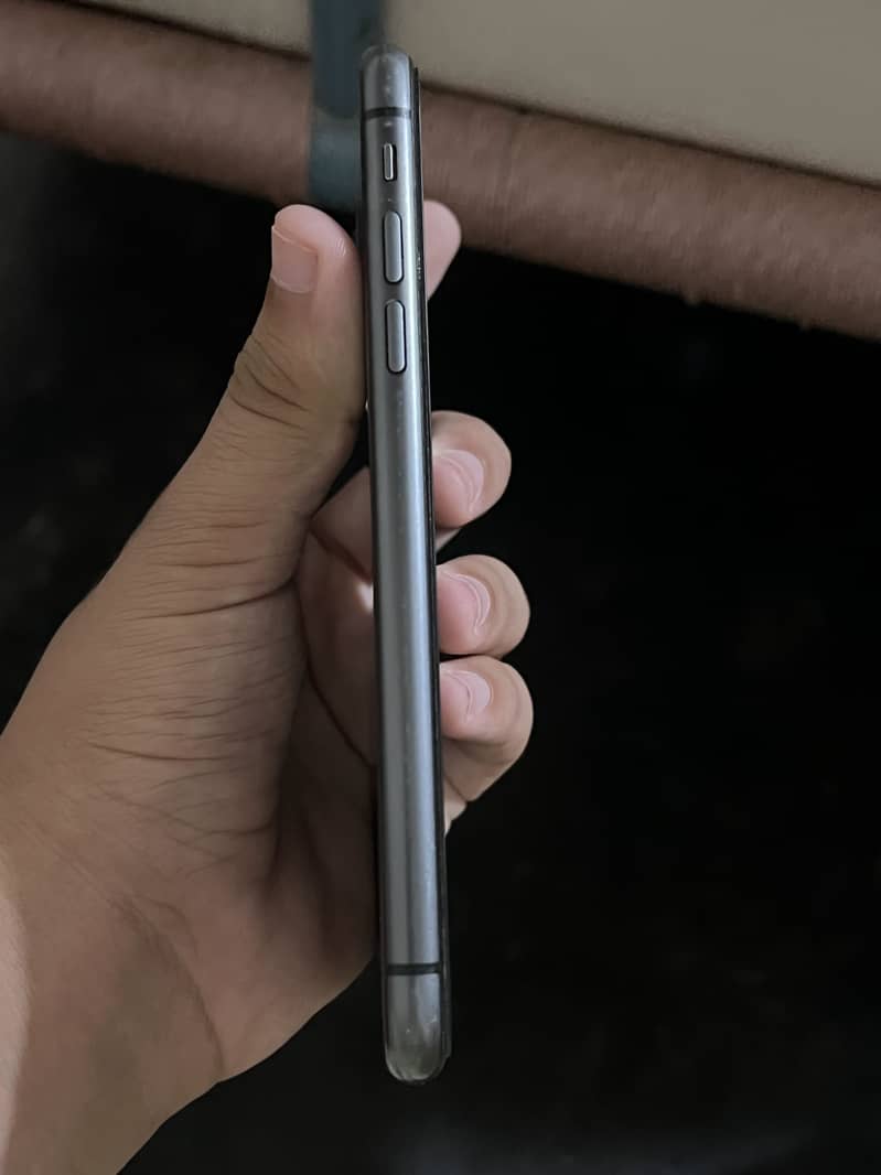 Apple iPhone 11 3