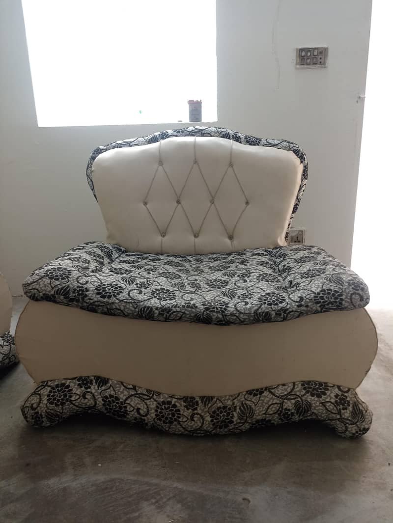 5 Seater Sofa Set 0