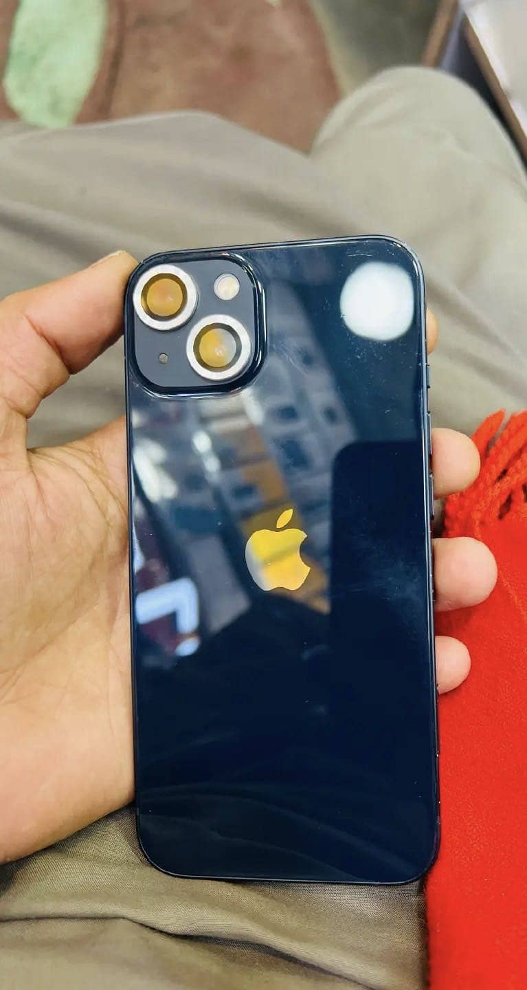 Apple iPhone 13 1