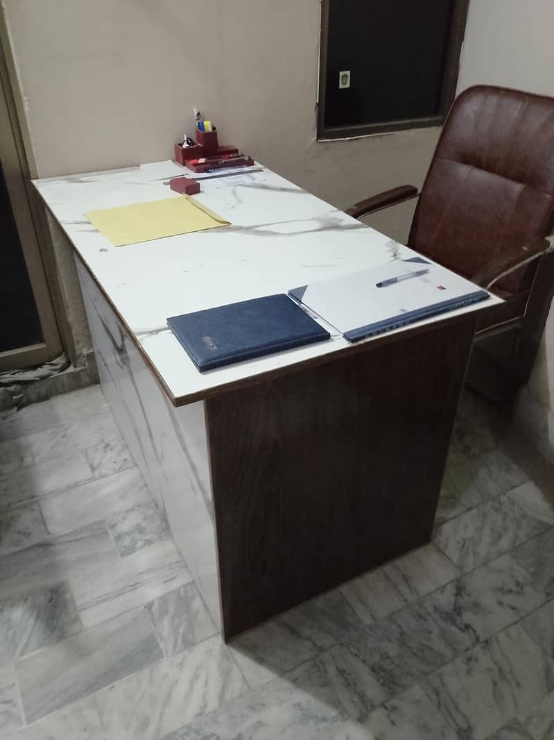 Computer Desk and Workstations 3