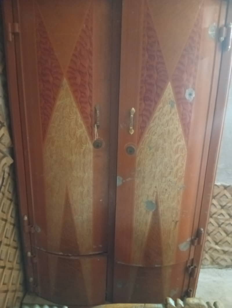 Used Safe Almaari 1