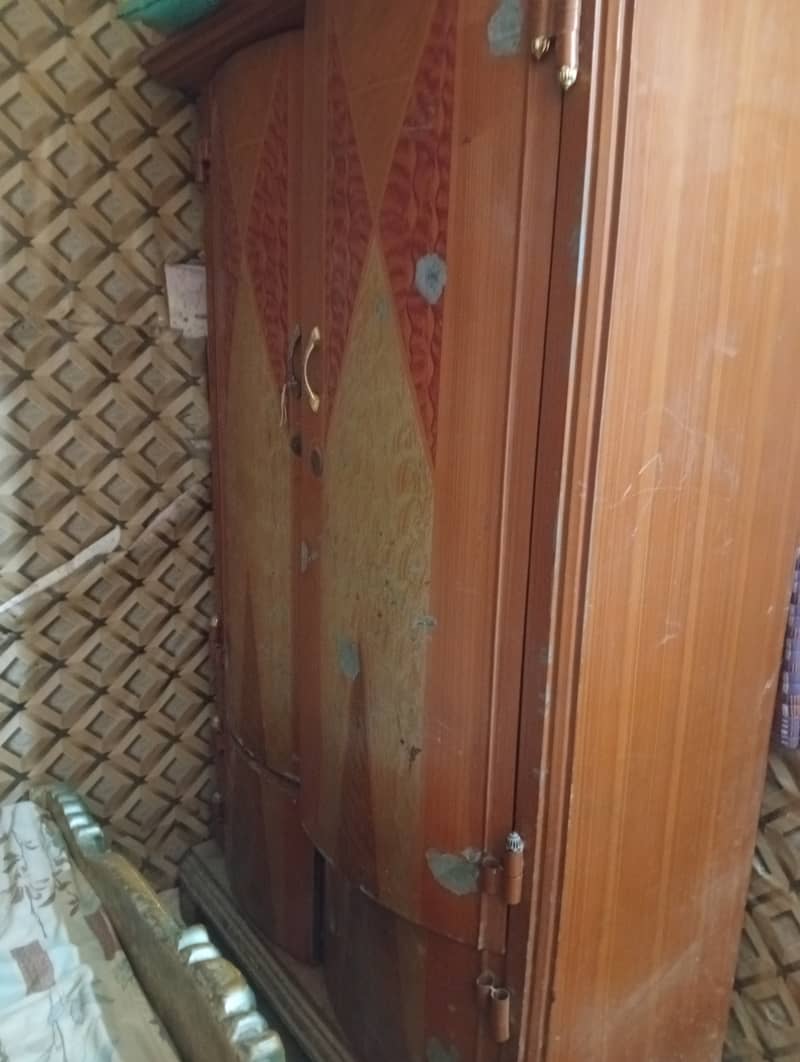 Used Safe Almaari 3