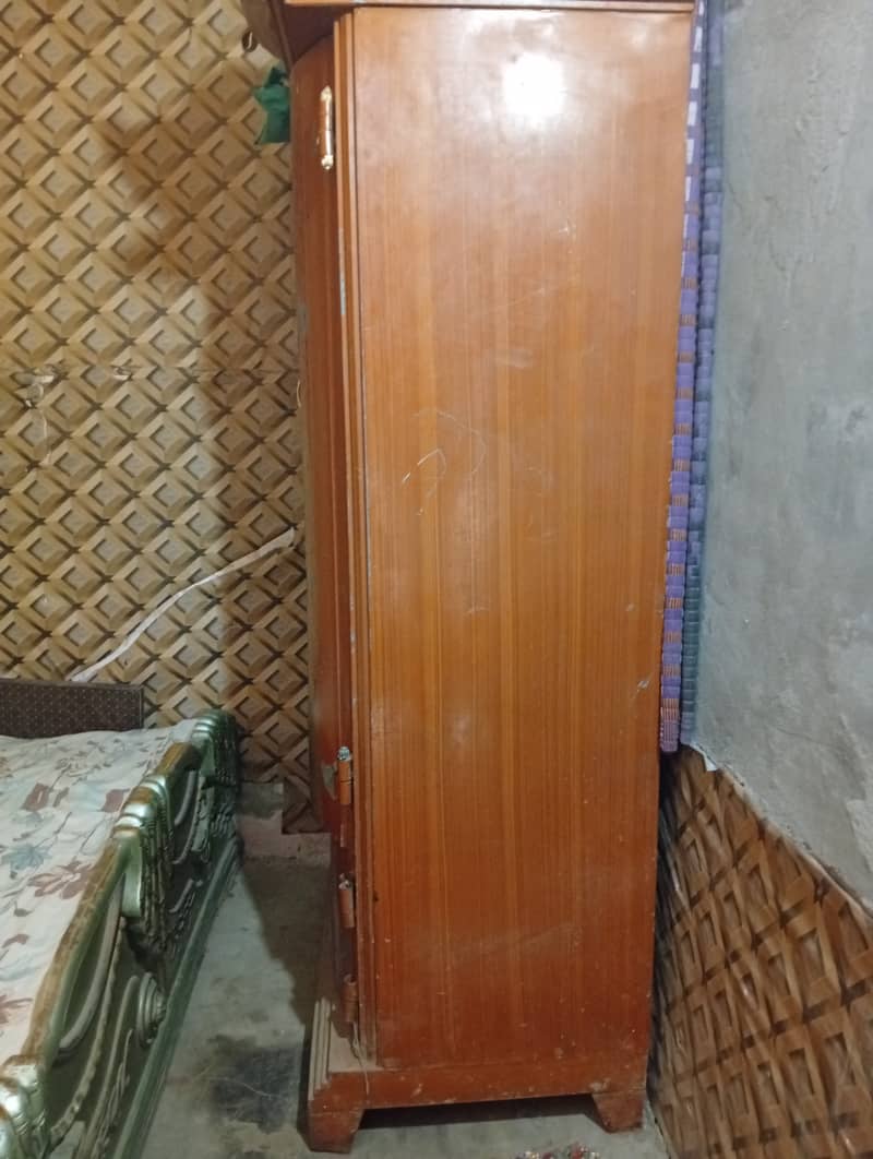 Used Safe Almaari 4