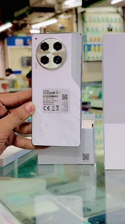Tecno Comon30 /12/256 Koi fald nahi