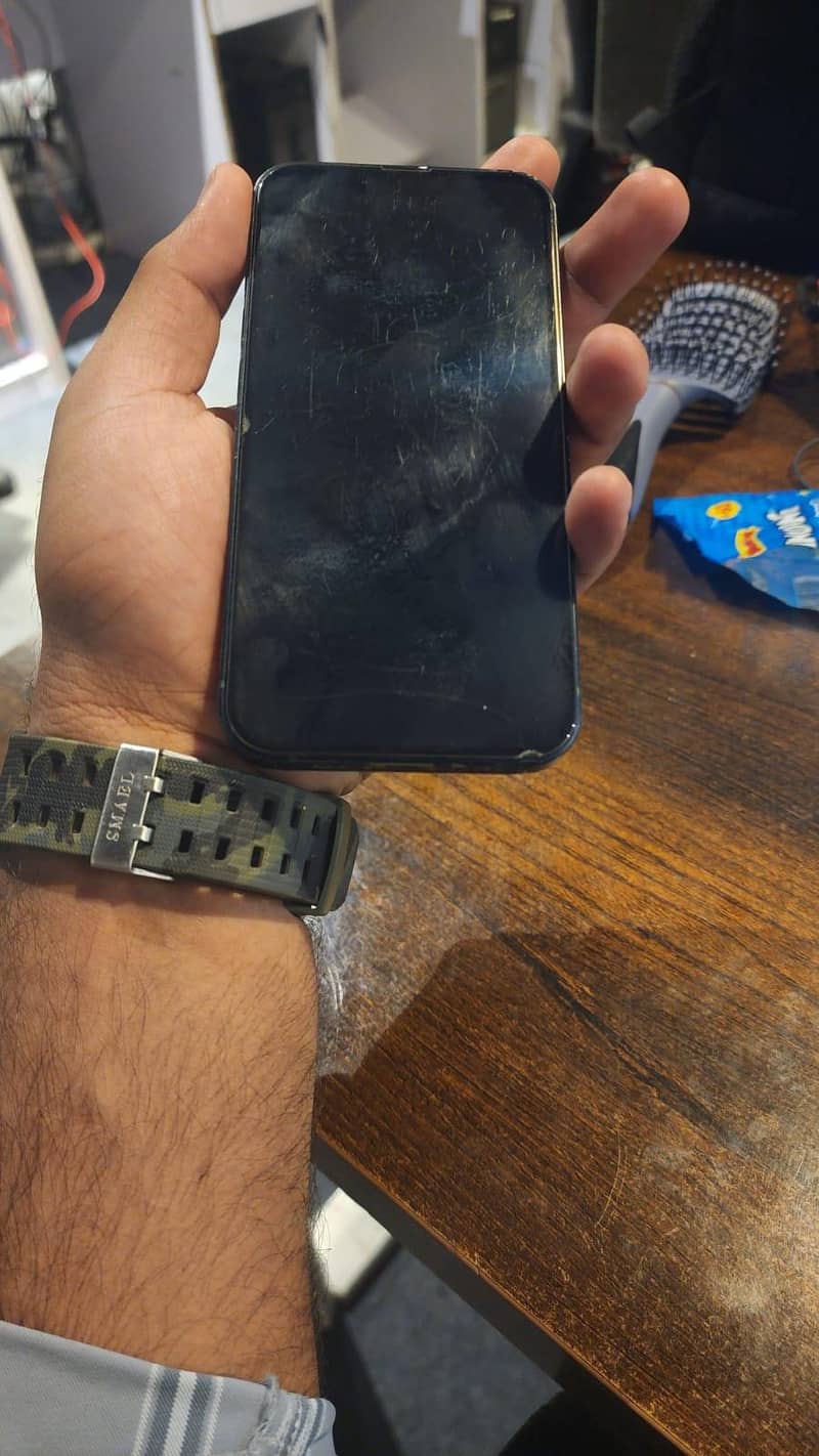 Apple iPhone 13 1