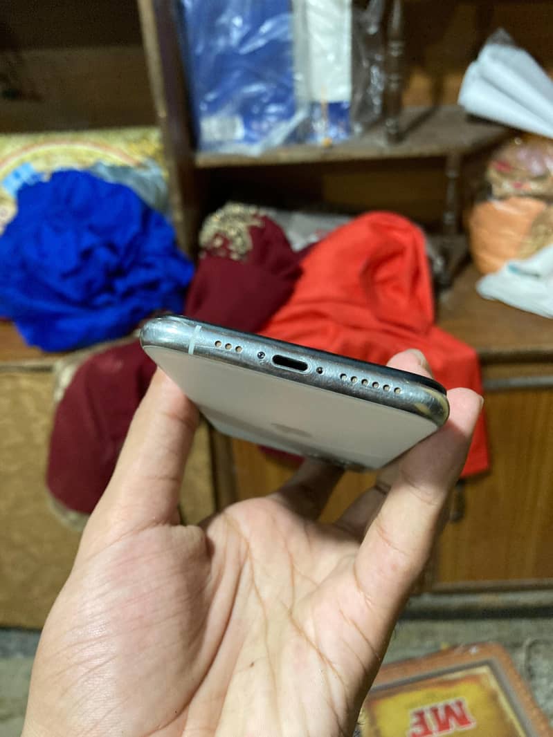 Apple iPhone 11 Pro 5