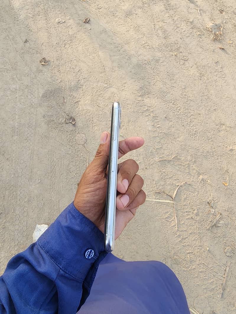 iPhone 11 Pro Max sim working 1
