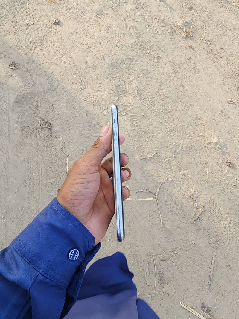 iPhone 11 Pro Max sim working 2
