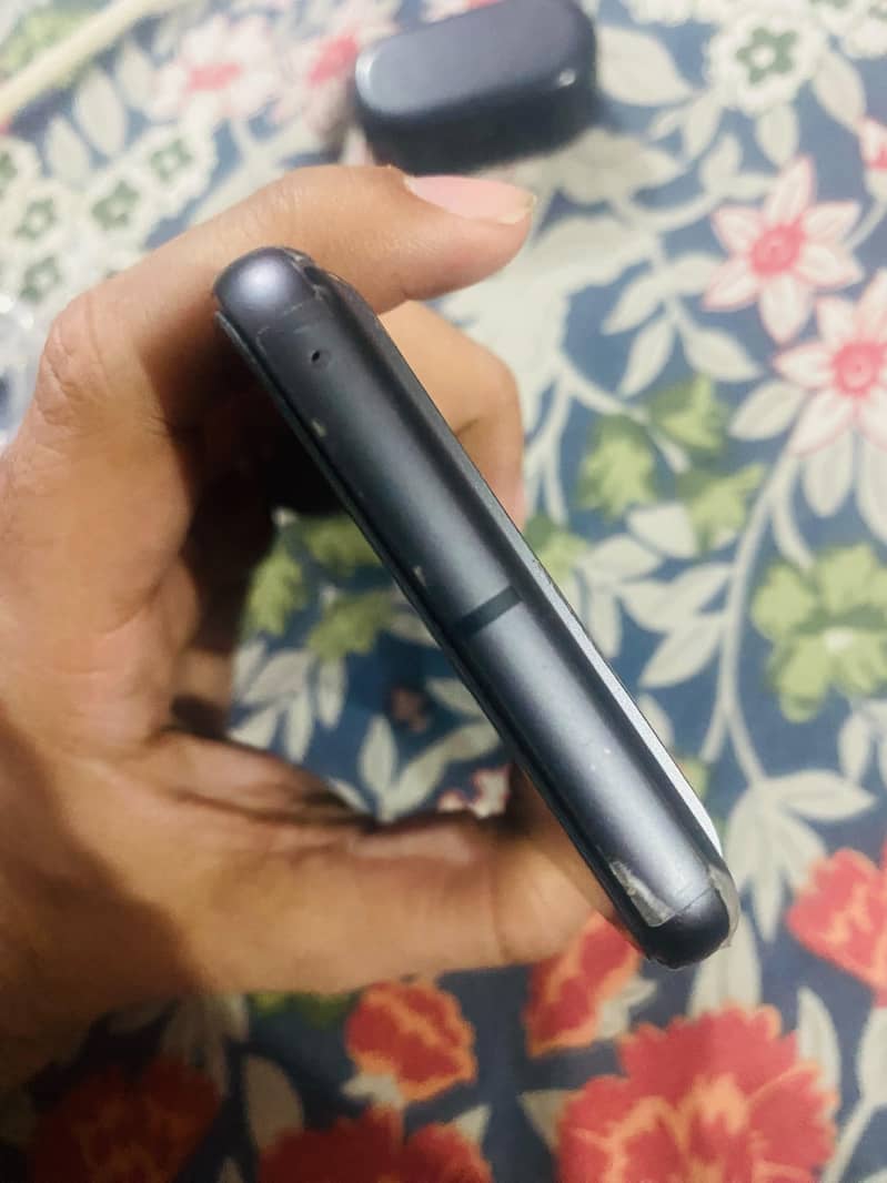 Google Pixel 8 4