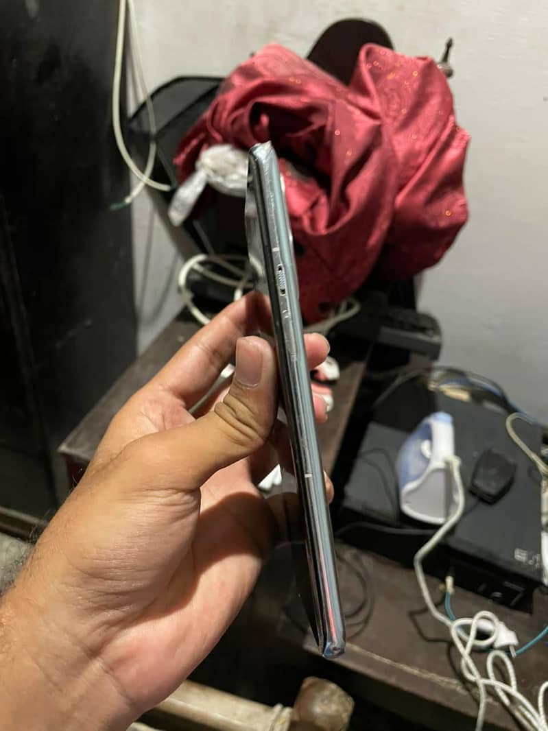 oneplus 9 pro 5G 3