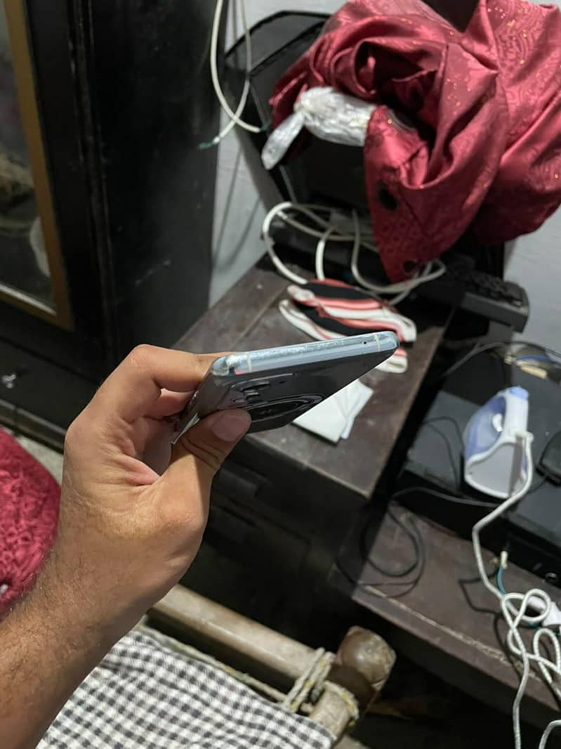 oneplus 9 pro 5G 4