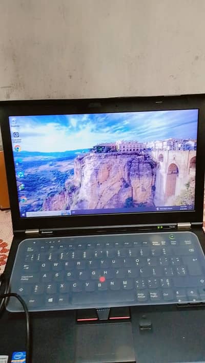 New Lenovo Thinkpad Laptop 10/10 with multiple things