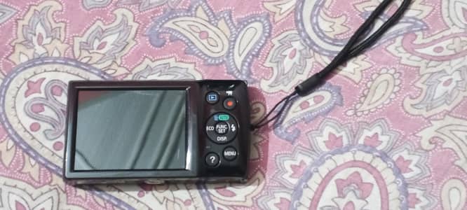 Canon IXUS 145 digital vintage camara