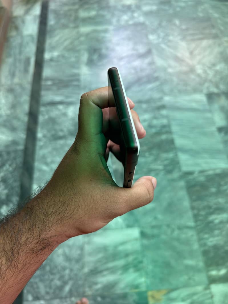 Google Pixel 6a 5