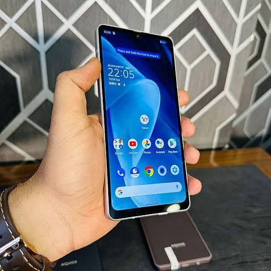 Sharp Aquos Sense7 plus 3