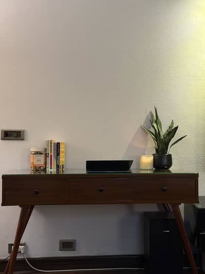 Brown Wooden Desk / Study Table