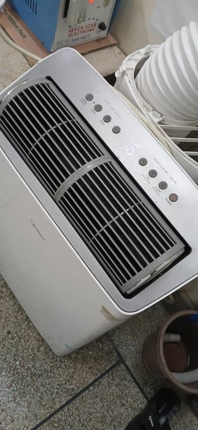 Portable AC 1.3 Ton – Mint Condition (2 Months Used)4800
