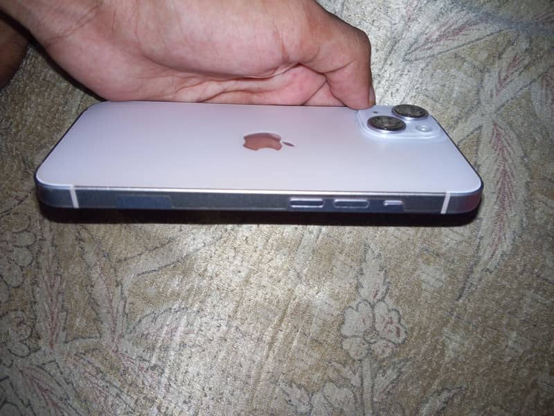 Apple iPhone 14 3