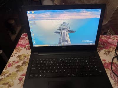 3rd generation Dell laptop full size 17" core i3 memory 4/300