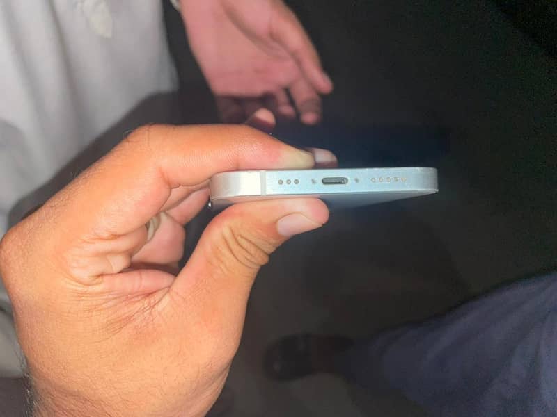 Apple iPhone 12 3
