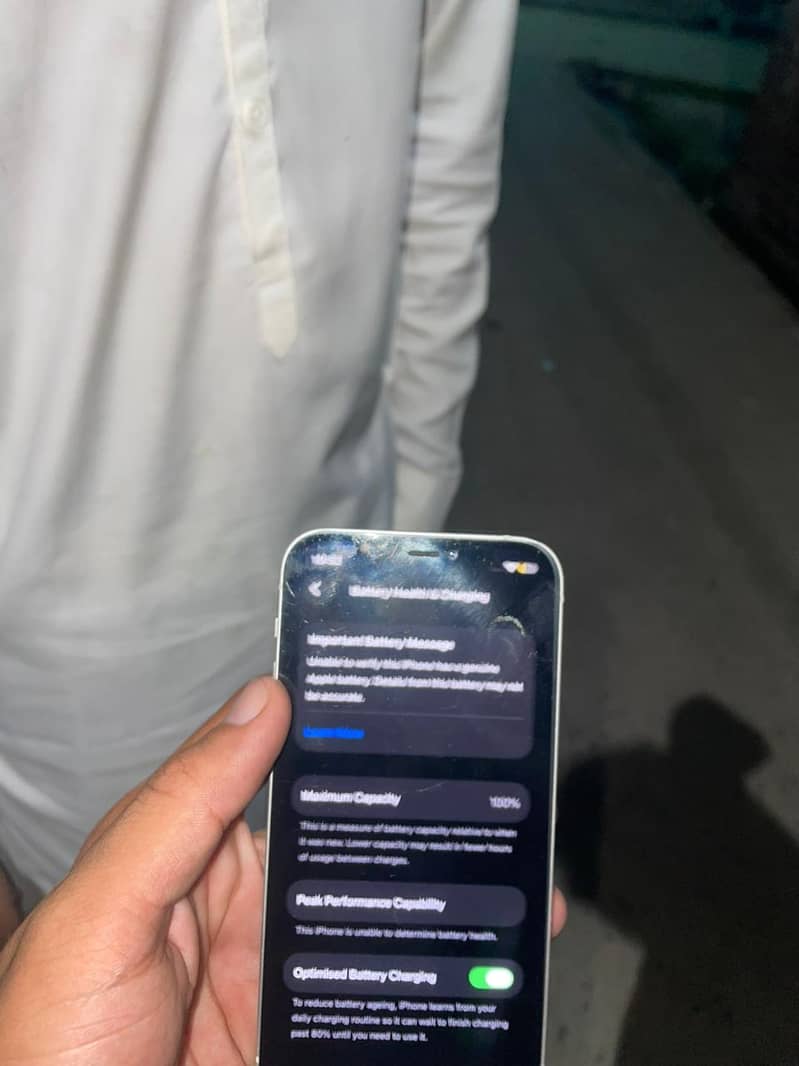 Apple iPhone 12 4
