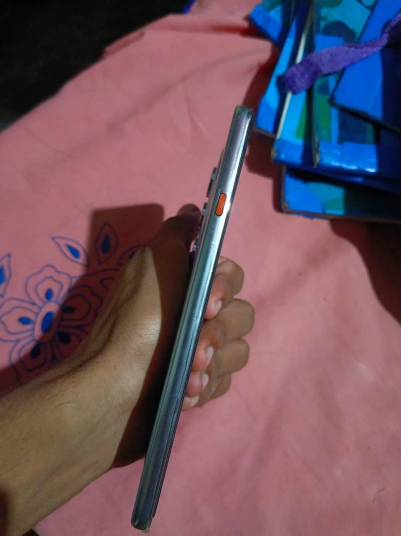 Tecno CAMON 40 8