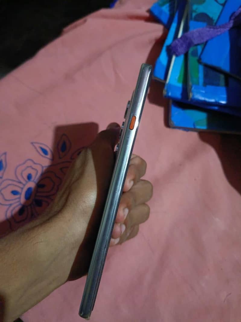 Tecno CAMON 40 2