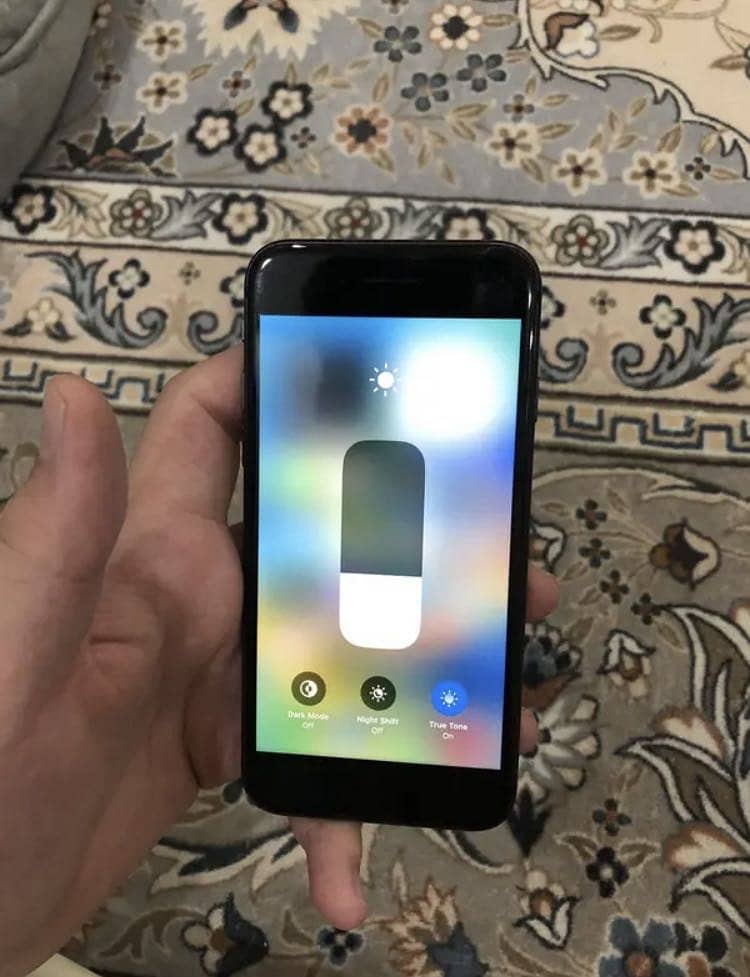 iPhone 8 (Full Sim Time & 10/10) 5